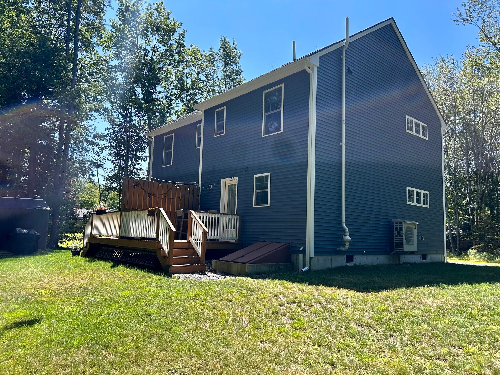 Building Photo - 9 Alder Ln
