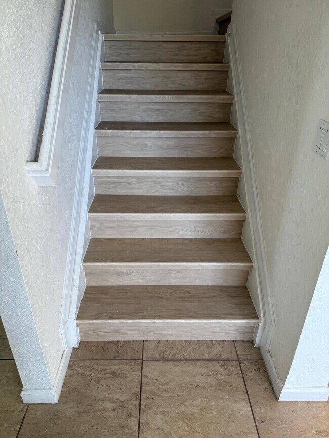 Building Photo - 9333 Silent Oak Cir