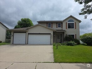 Building Photo - Waukesha 3 bedroom home