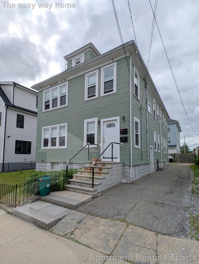 Building Photo - 7-9 Bonner Ave Unit #2