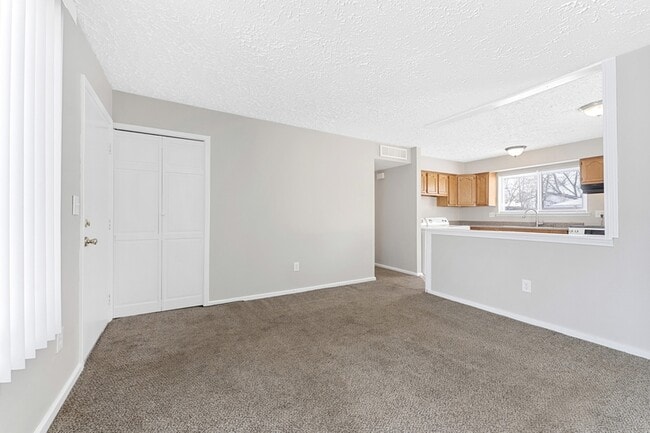 Building Photo - 15762 Isabelle St