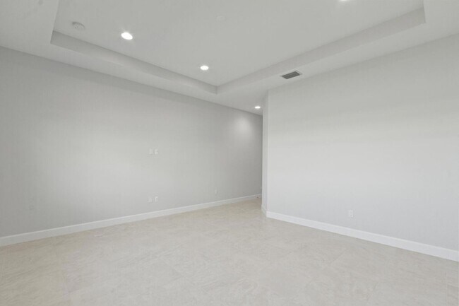 Building Photo - 5579 Liberty Ln
