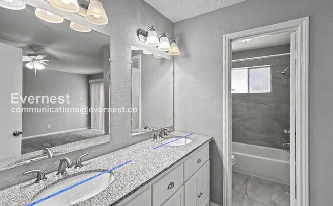 Building Photo - 4034 Cypressdale Dr