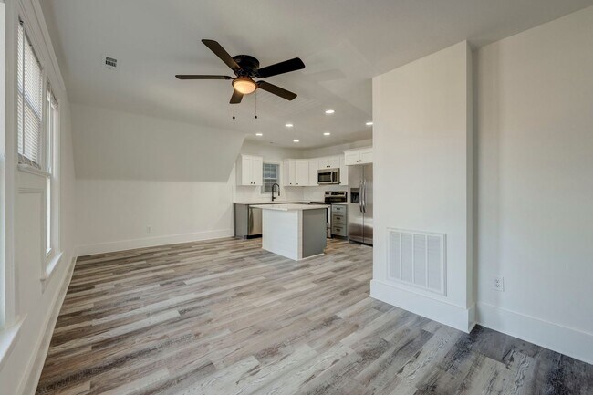 Building Photo - 4115 Whitman Ave