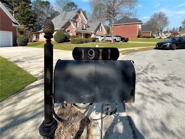 Building Photo - 1911 Berkshire Eve Dr