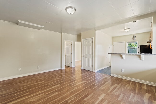 Building Photo - 3901 S Yakima Ave