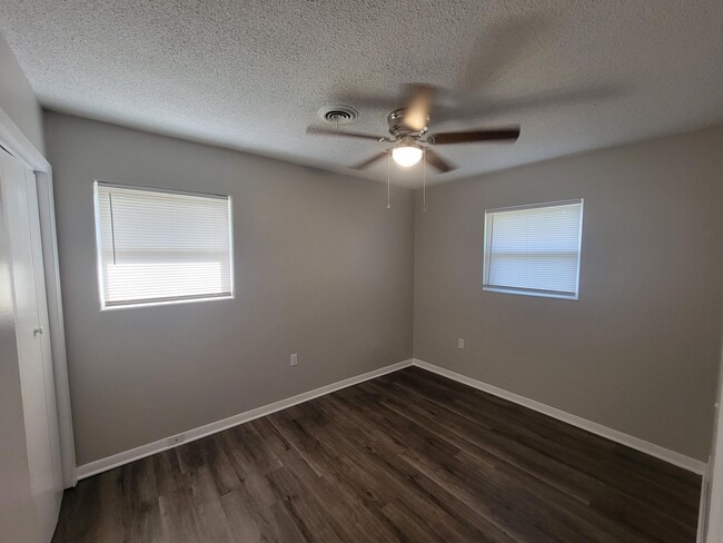 Building Photo - 3618 Audubon Pl