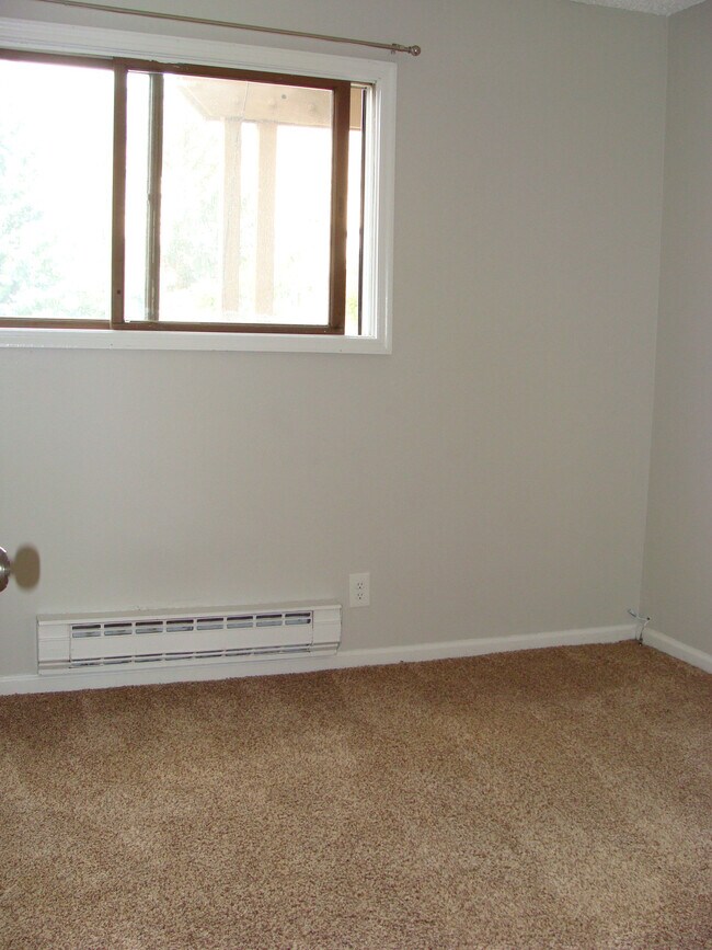 Building Photo - 998 W Beaver Creek Blvd