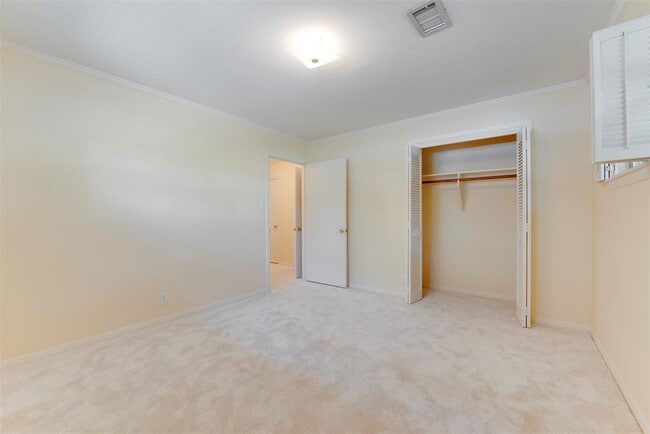 Building Photo - 5415 Edith St
