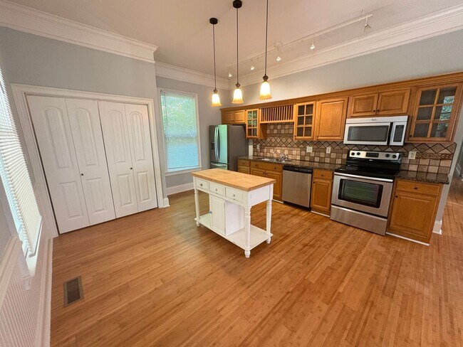 Building Photo - PRE-LEASING FOR AUGUST 2026!