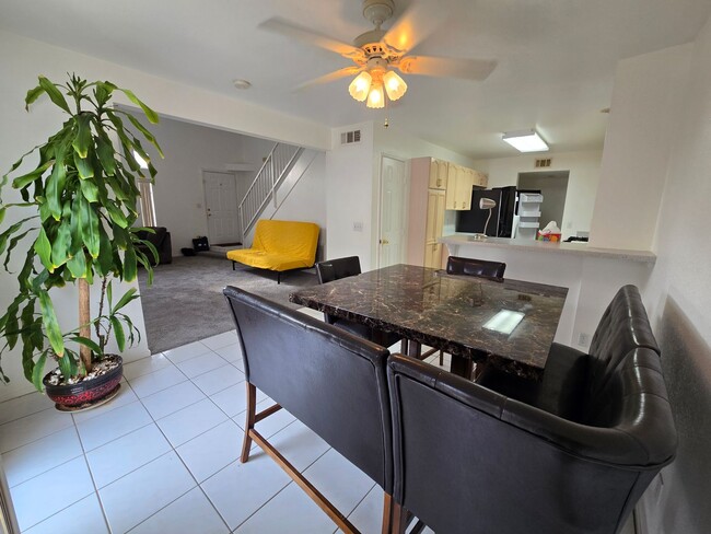 Building Photo - Fabulous 2-Bedroom partially furnished tow...