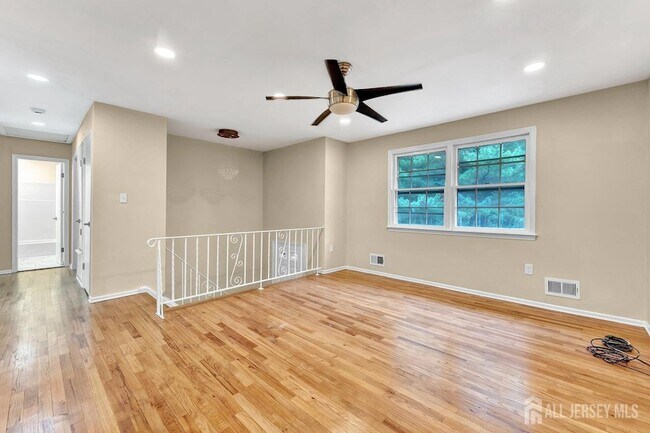 Building Photo - 5 Pelmont Pl