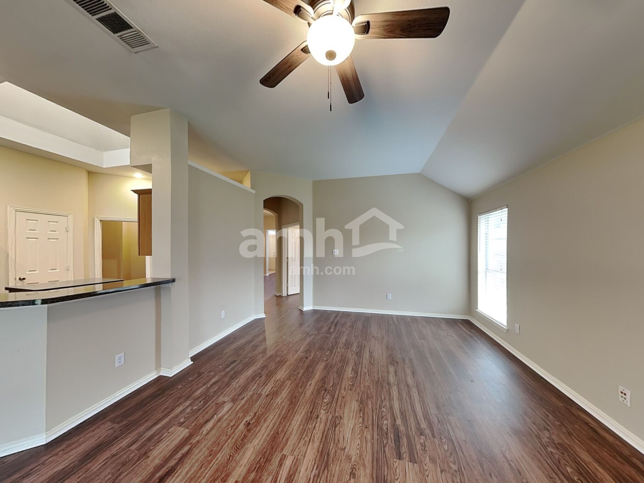 Building Photo - 2430 Fieldcrest Dr