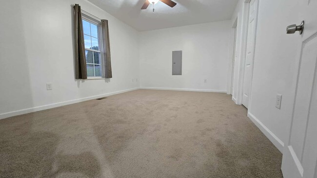 Building Photo - 1507 Cloverdale Ct