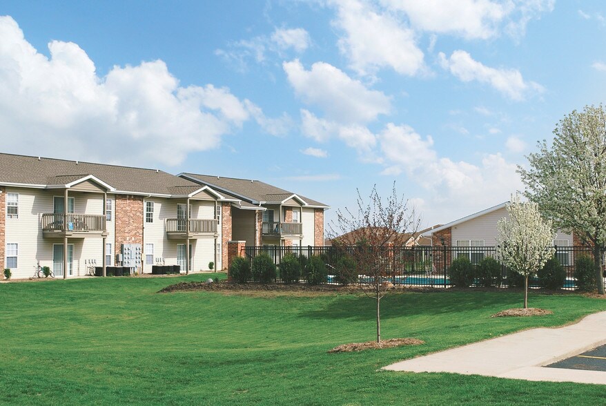 Stone Ridge Square 1714 E Colorado Ave Urbana IL 61802 Apartment Finder