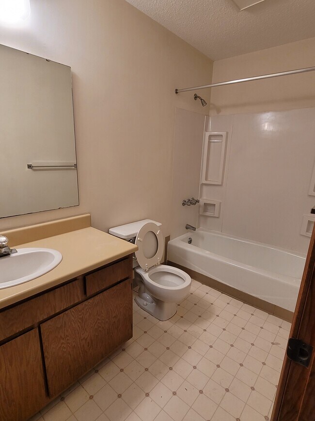 Full Bath - 135 Shagbark Ln