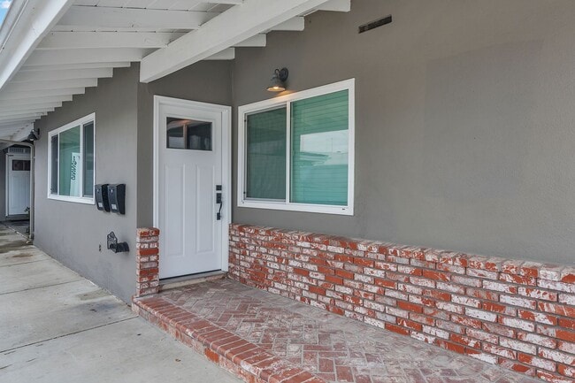 Building Photo - 16223 Haldane St