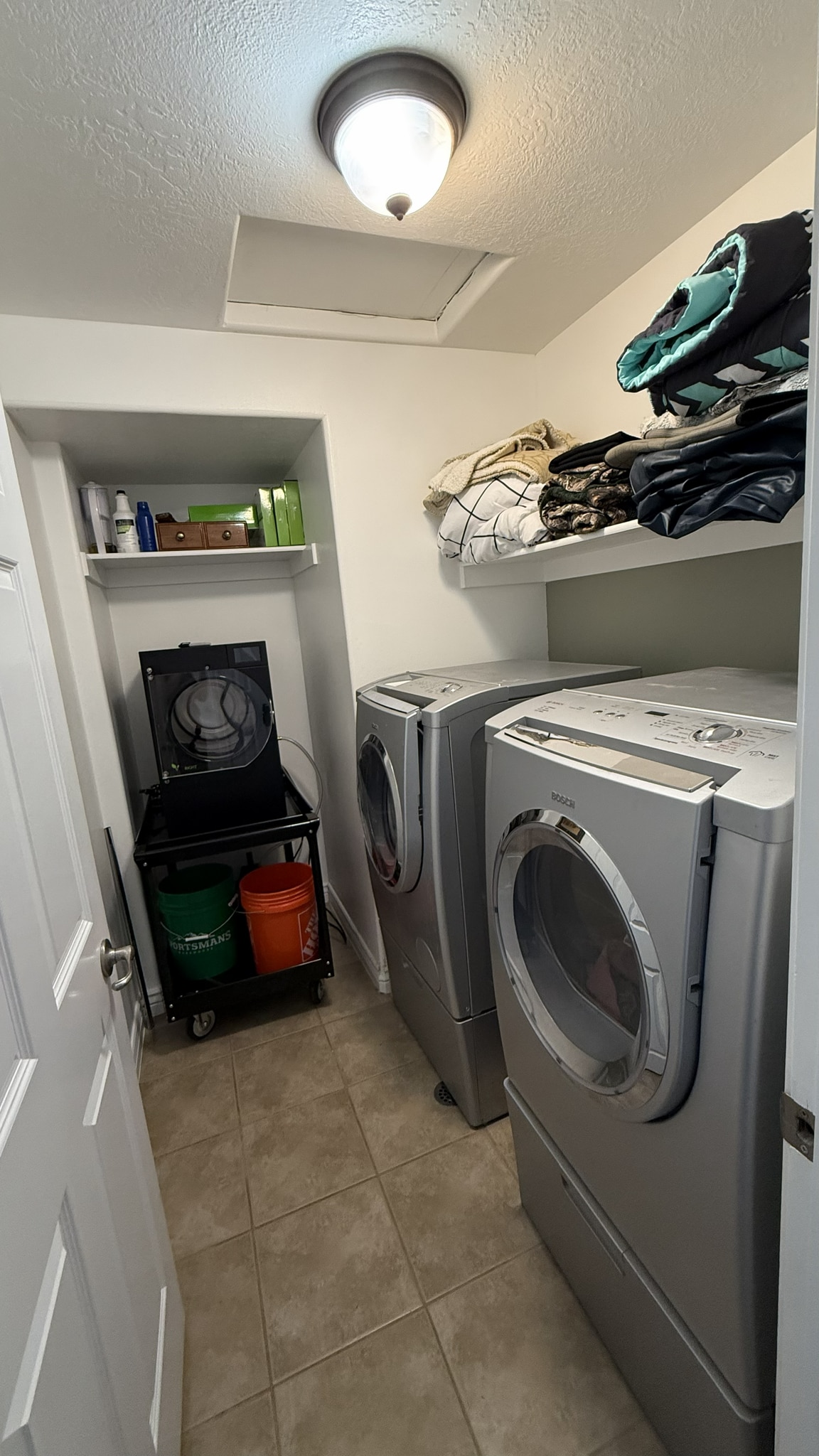 Building Photo - 1409 Northern View Dr