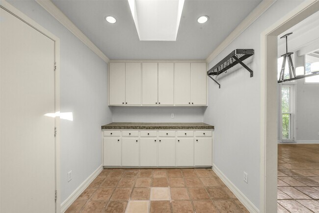 Building Photo - 4707 Nenana Dr