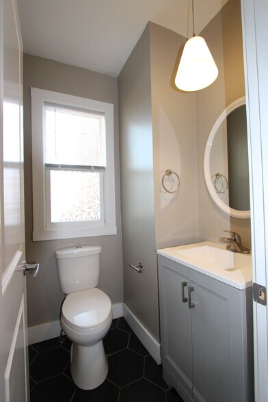 Building Photo - 164 N 18th St