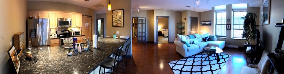 Building Photo - 537 Congress St