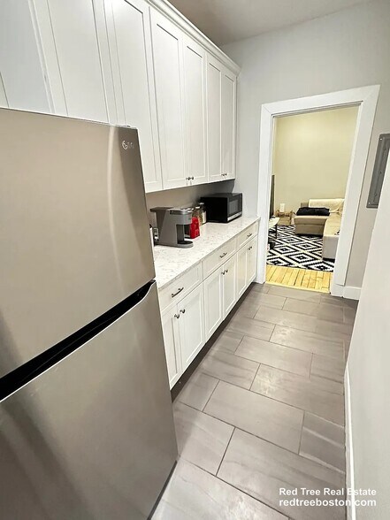 Building Photo - 1284 Commonwealth Ave