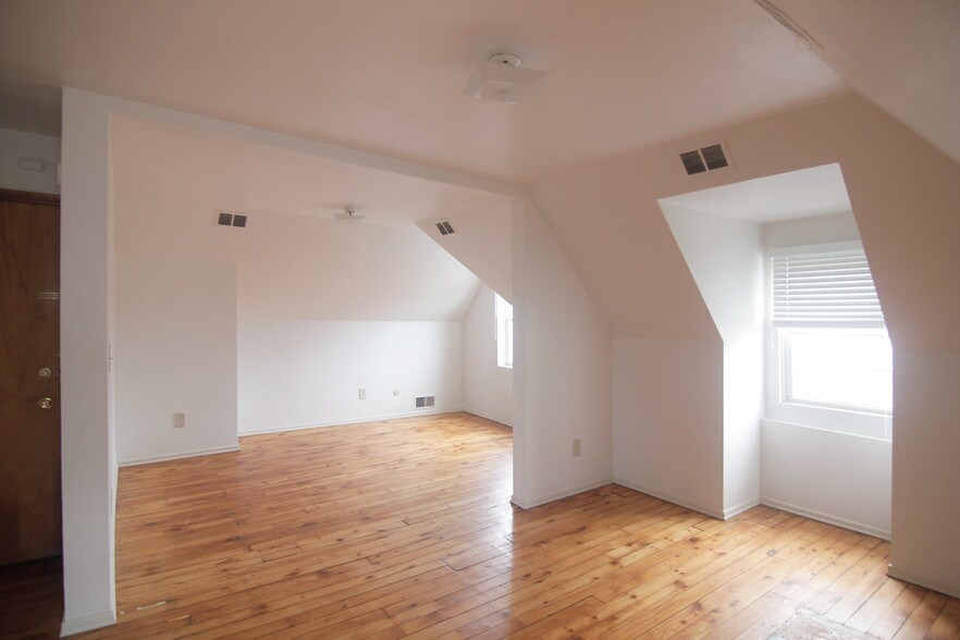 Building Photo - 507 Pitt St