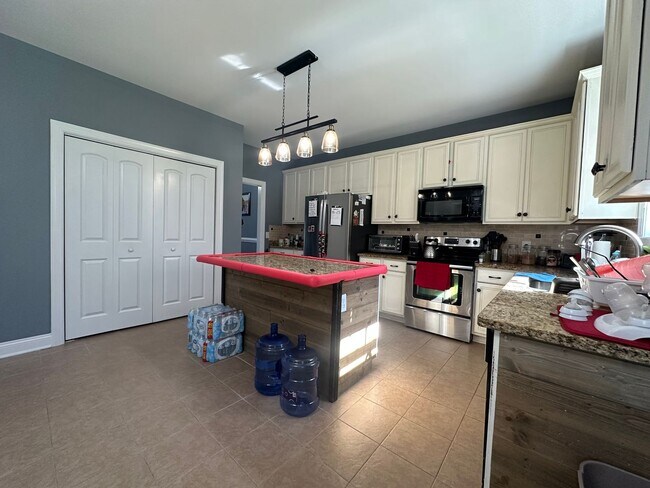 Building Photo - 509 Blue Angel Ct