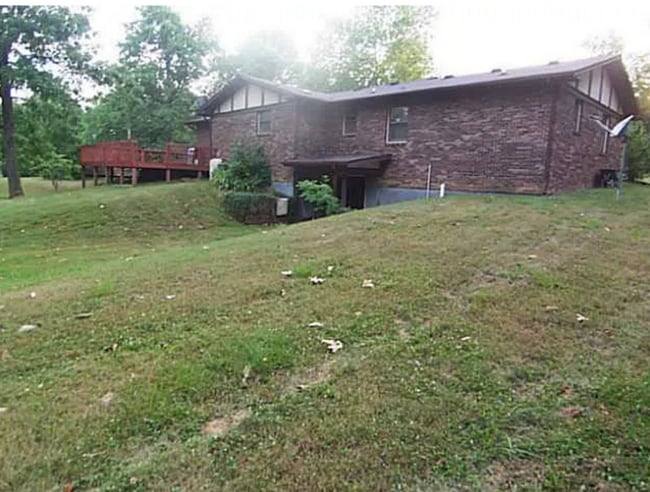 Building Photo - 1756 W Three Story Hill Rd