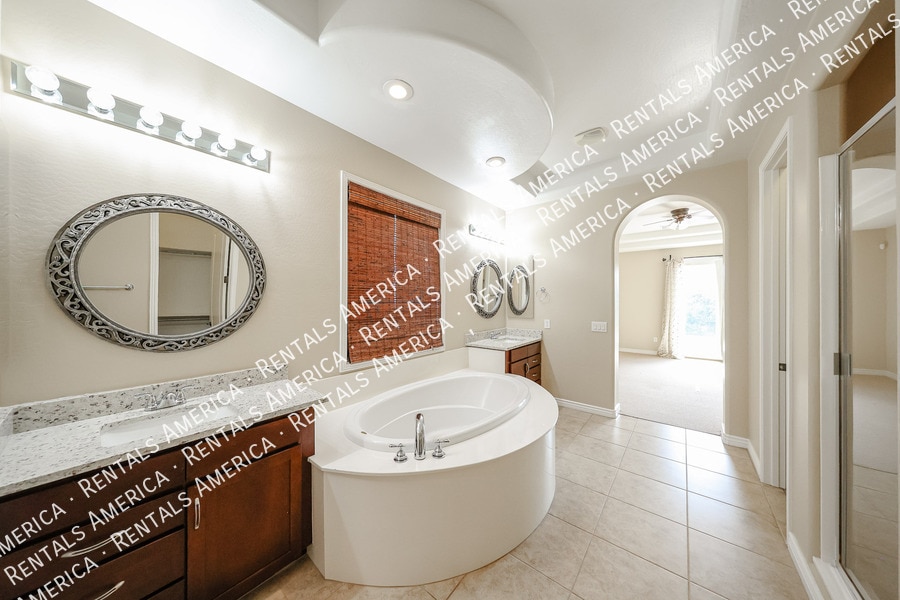 Building Photo - 2351 E Azalea Dr