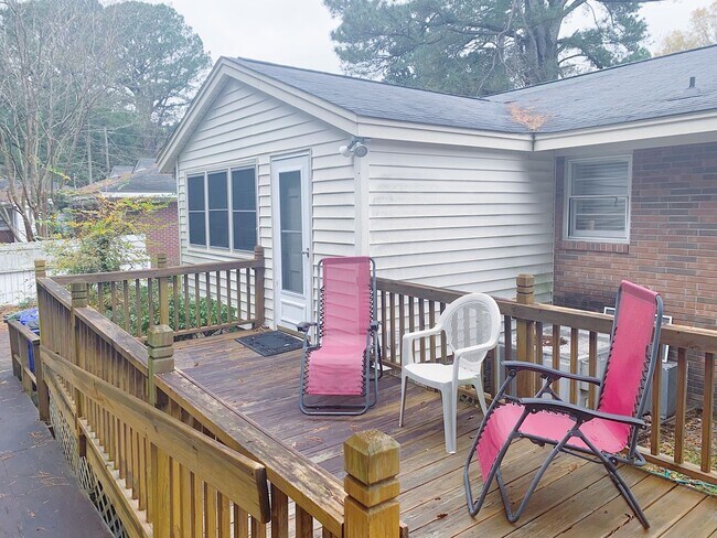 Building Photo - Beautiful 4 Bedroom 2 Bathroom home in the...