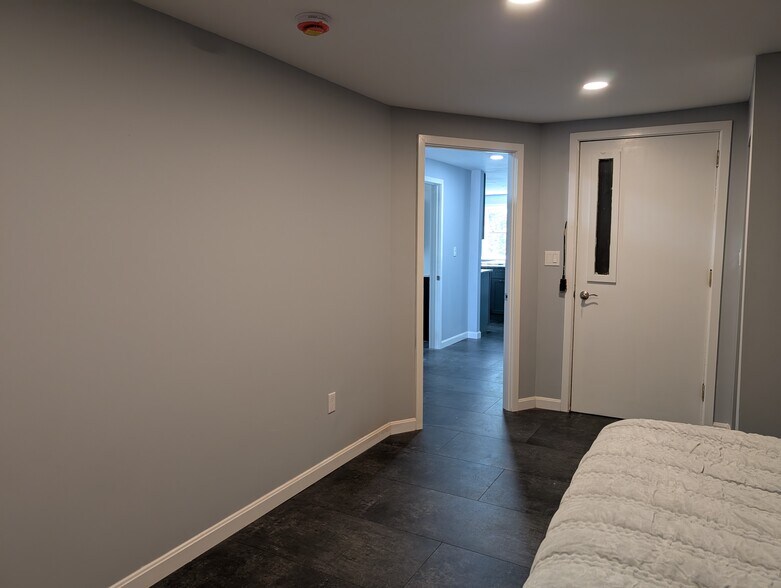 bedroom 1 - 2014 US Route 3
