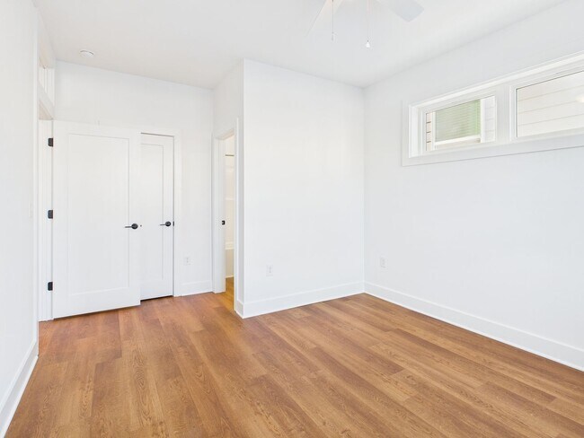 Building Photo - 907 Bainbridge St