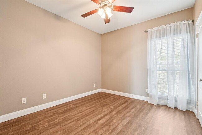 Building Photo - 6000-22 Shepherd Mountain Cove
