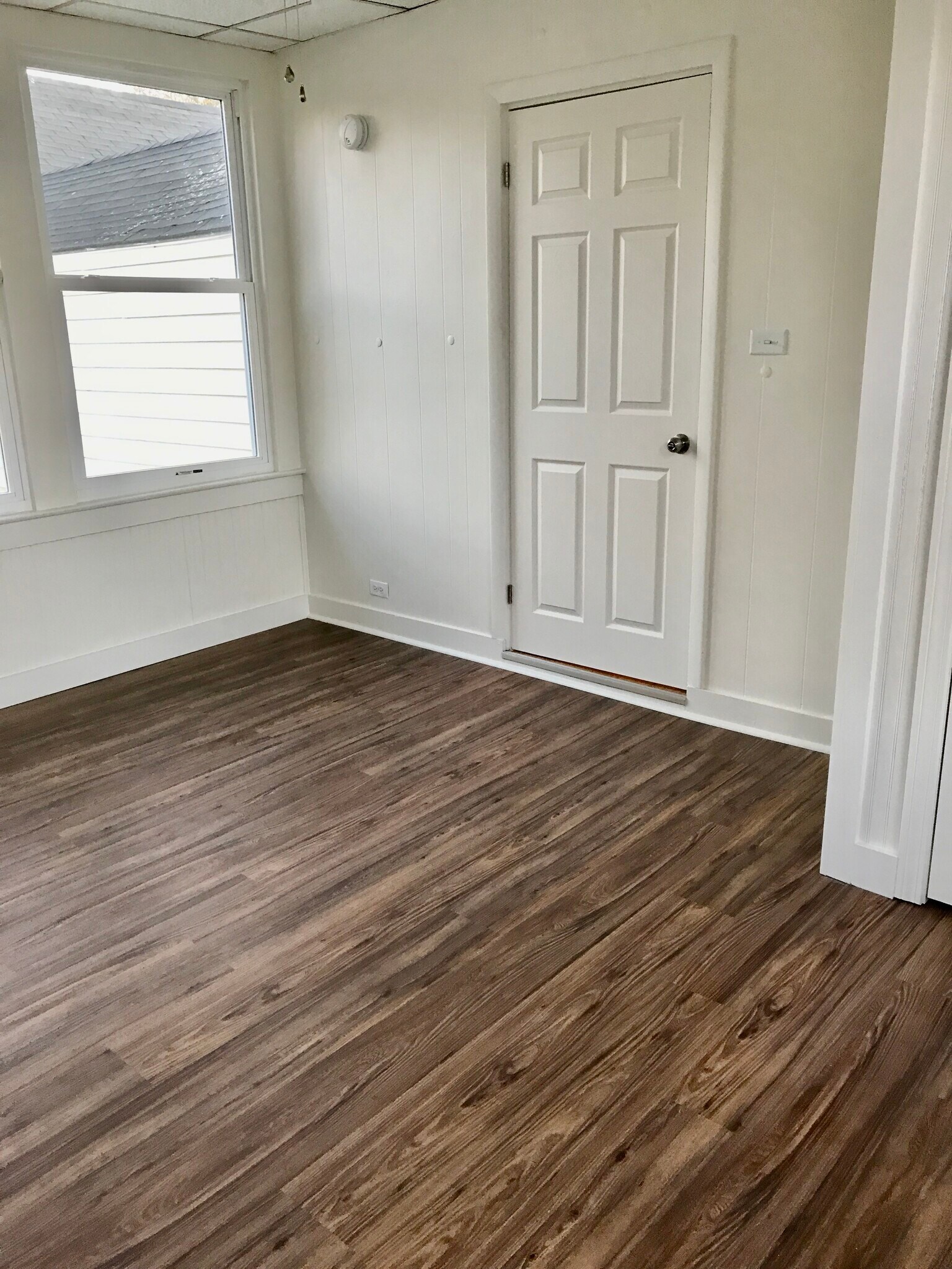 Bedroom 1 - 77 High St