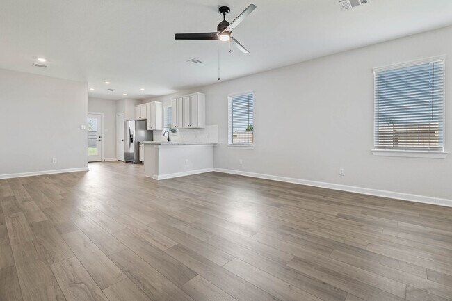 Building Photo - 1031 Rosewood Trl