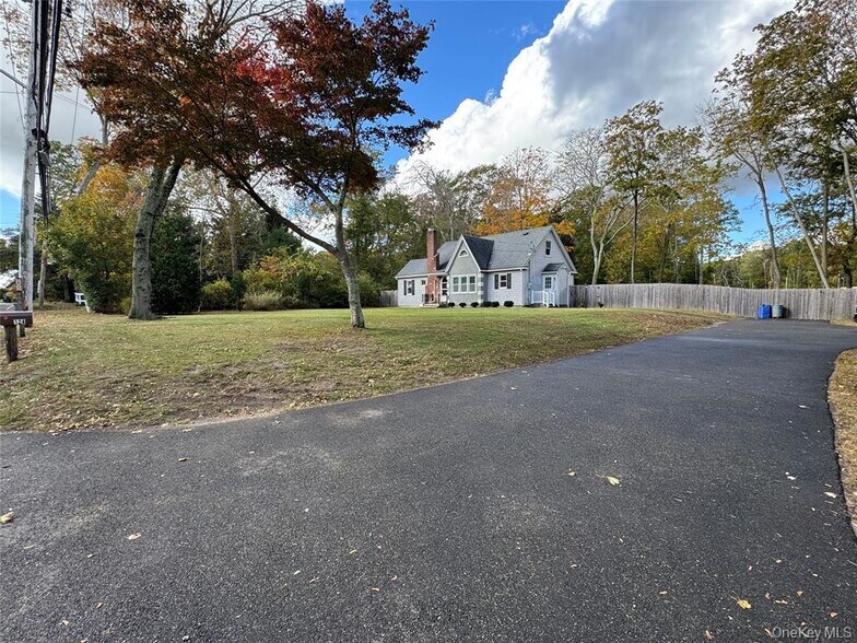 Building Photo - 124 Mount Sinai Coram Rd