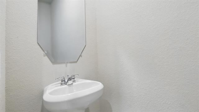 Building Photo - 9280 Pear Butte Dr