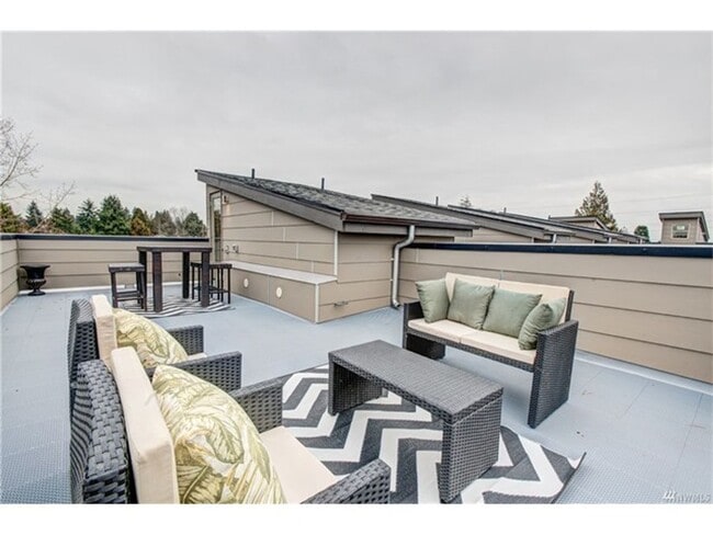 Building Photo - 3Bd/2.5Ba Seattle Townhome