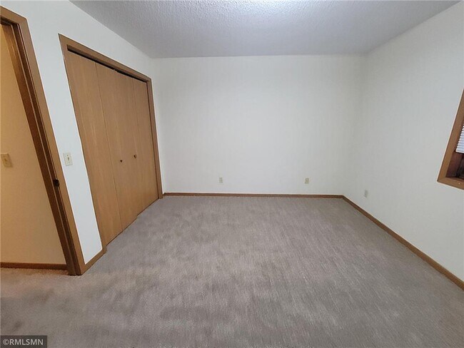 Building Photo - 855 Highview Dr