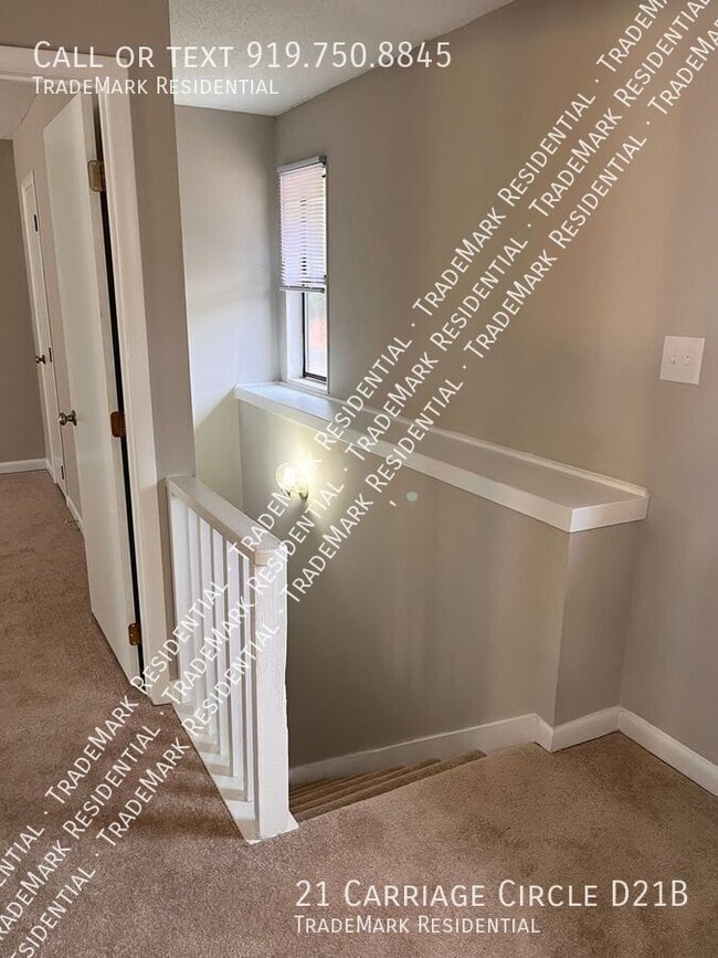 Building Photo - 21 A Carriage Cir