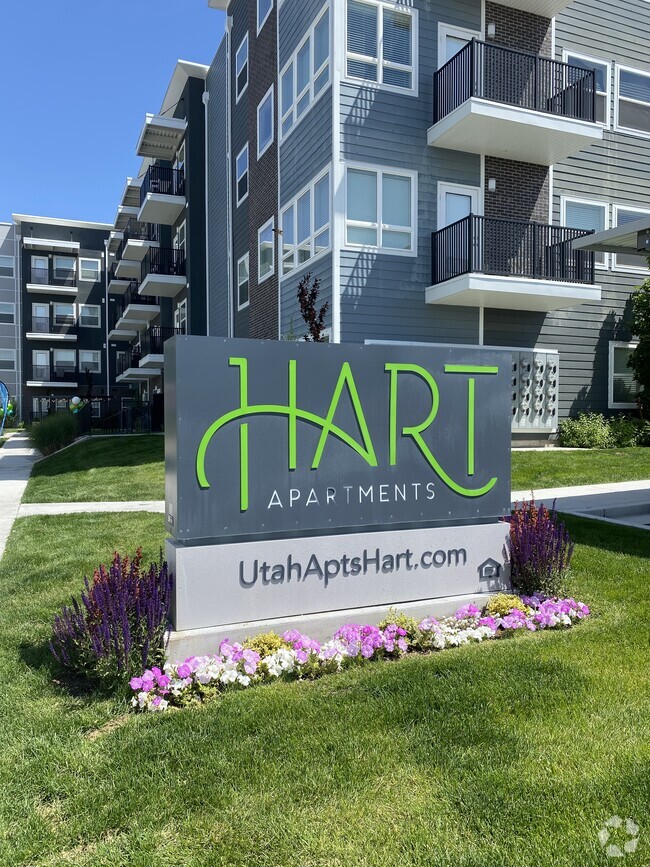 Building Photo - Hart Apartments