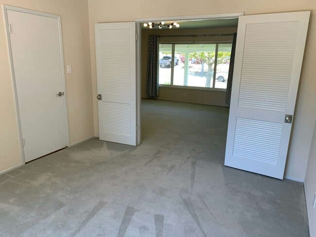Building Photo - 321 Arguello Dr
