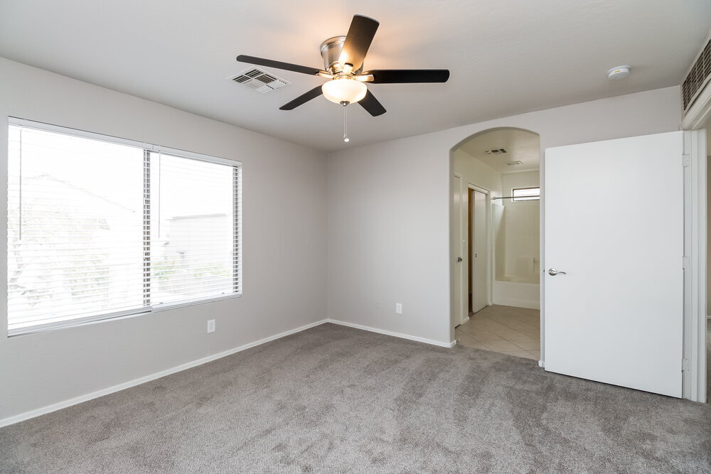 Building Photo - 11414 W Apache St