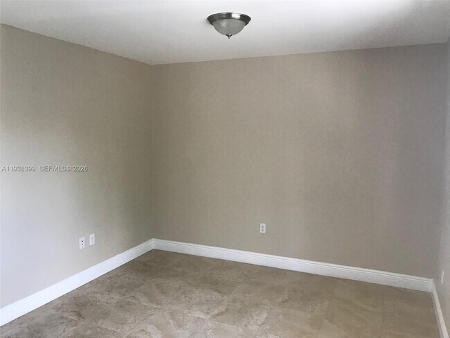 Building Photo - 1990 NW 4th Ct