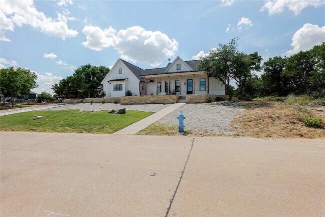 Building Photo - 405 Oak Tree Dr