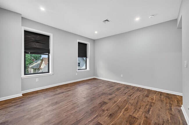 Building Photo - 90 Linden Ave