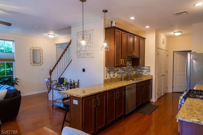 Building Photo - 501 Lopez Ln