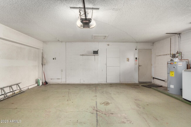 Building Photo - 4503 W Loma Ln