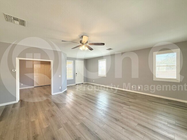 Building Photo - 3148 E Merlot St